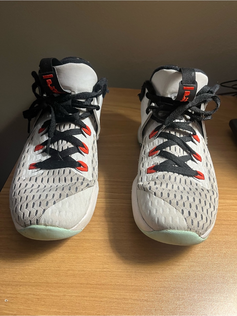 Nike LeBron Witness 5 Men’s ‘Pure Platinum Light Dew’ - size 8.5